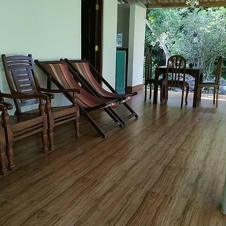 Top Rock Villa Unawatuna Kültér fotó